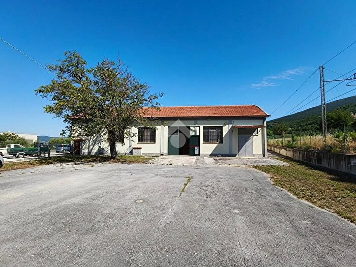 Appartamento trilocale in vendita in Via Flaminia Km, Gualdo Tadino