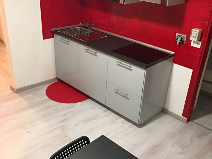Appartamento trilocale in affitto in Vico Chiuso della Rana, Maddalena, Genova