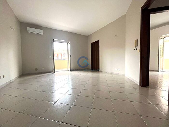 Appartamento trilocale in affitto in Via Caprera, Catanzaro Lido, Catanzaro