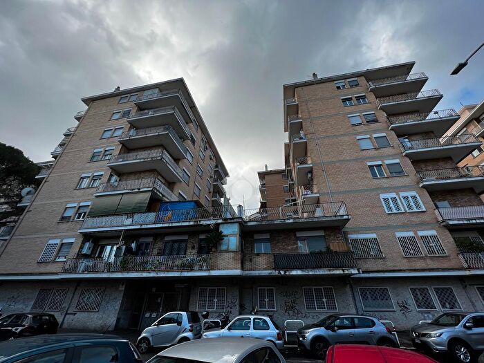 Appartamento monolocale in vendita in Via Raffaele Calzini, Roma