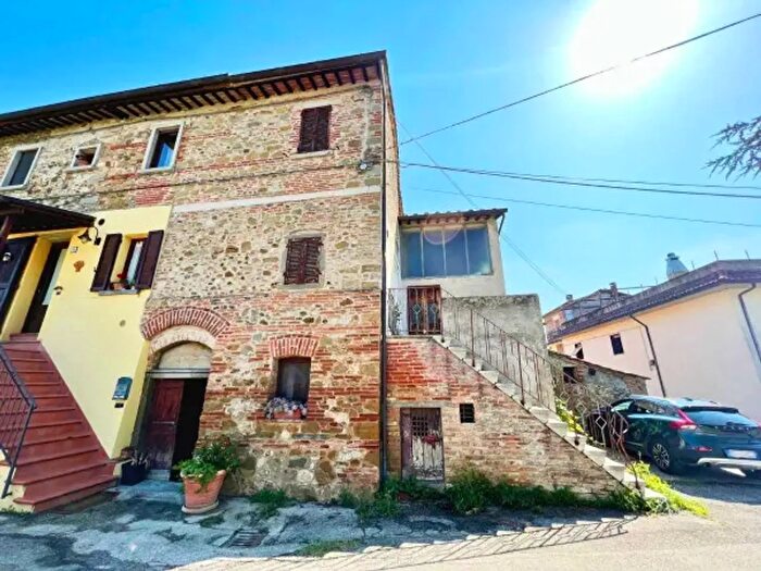 Casa con 6 locali in vendita in Via Enrico Fermi, Anghiari