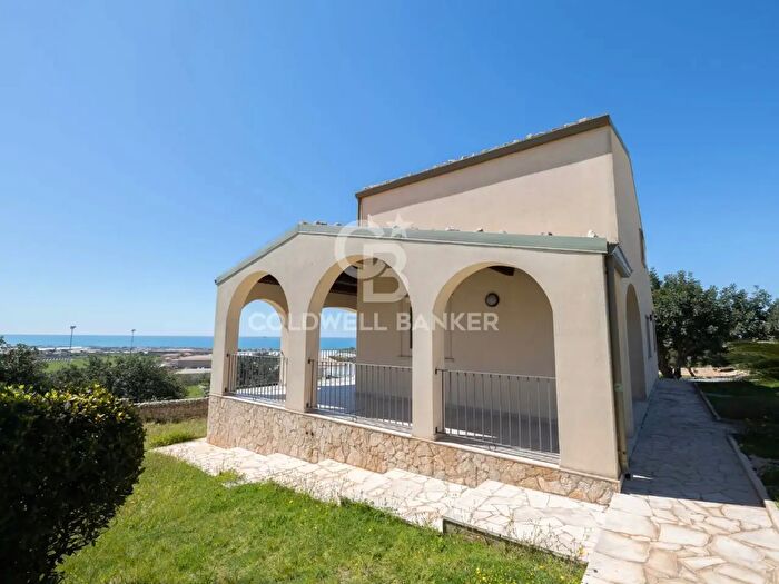 Casa con 8 locali in vendita in Contrada Spinello, Scicli