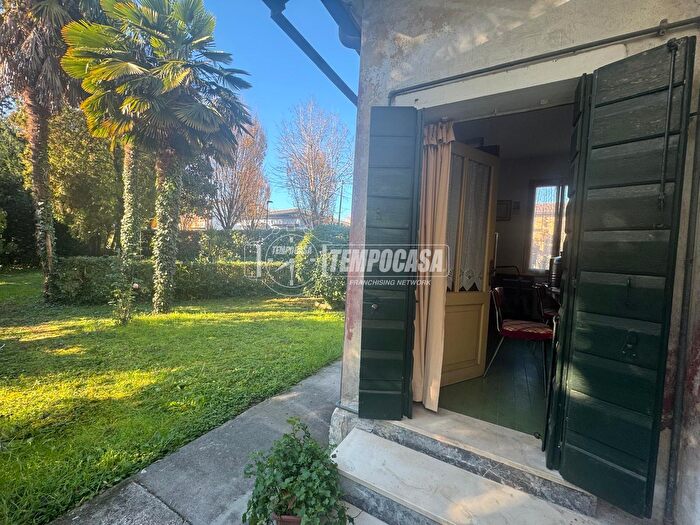 Casa con 6 locali in vendita in Meolo