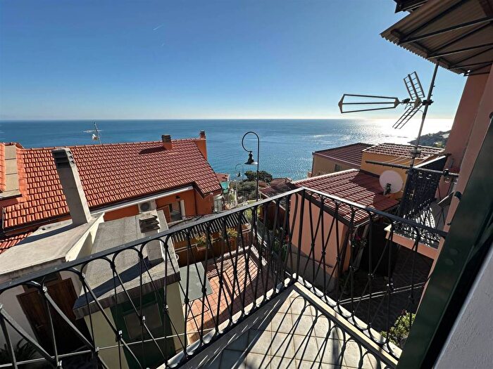 Appartamento bilocale in affitto in via Baiardo, Bergeggi