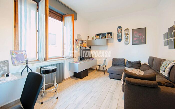 Appartamento bilocale in vendita in Via Santorre di Santarosa, Vigevano