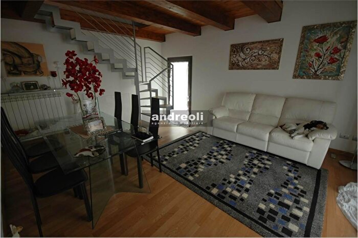 Casa con 5 locali in vendita in Jesi