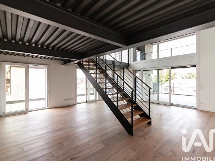 Appartamento quadrilocale in vendita in Via Monte Altissimo, Milano