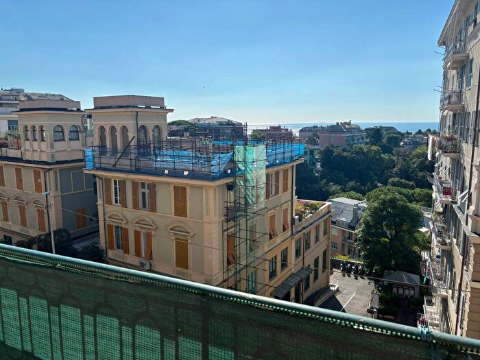 Appartamento trilocale in affitto in Albaro, Genova