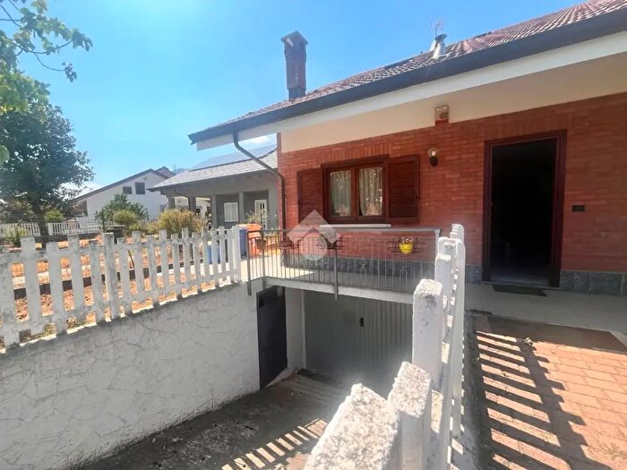 Casa con 5 locali in vendita in Via Caravaggio, Bruino