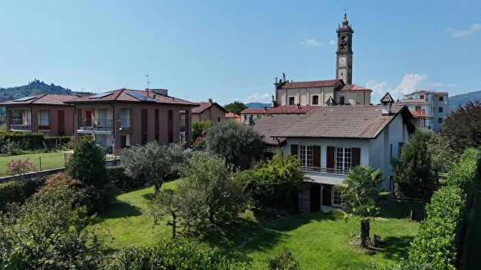 Casa con 6 locali in vendita in Viale delle Rimembranze, Merate