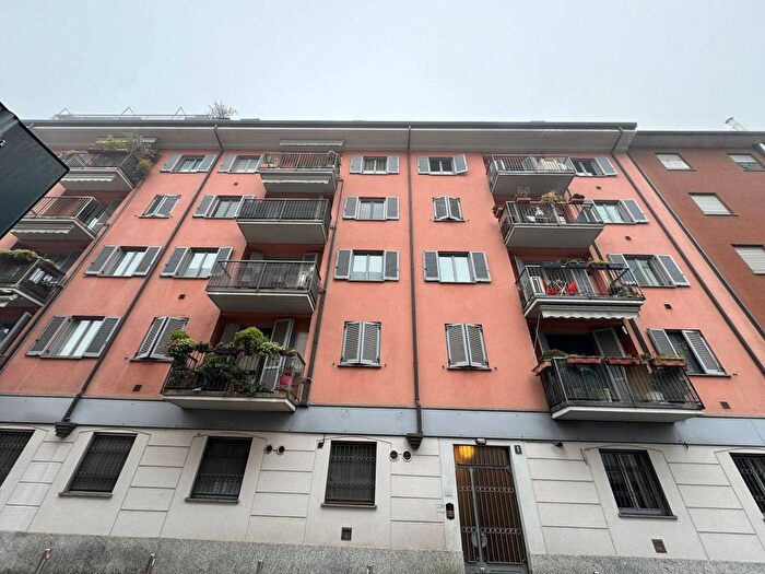 Appartamento bilocale in affitto in Via Federico Confalonieri, Isola, Milano