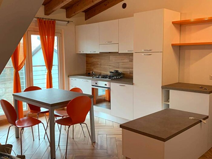 Casa trilocale in affitto in Melegnano