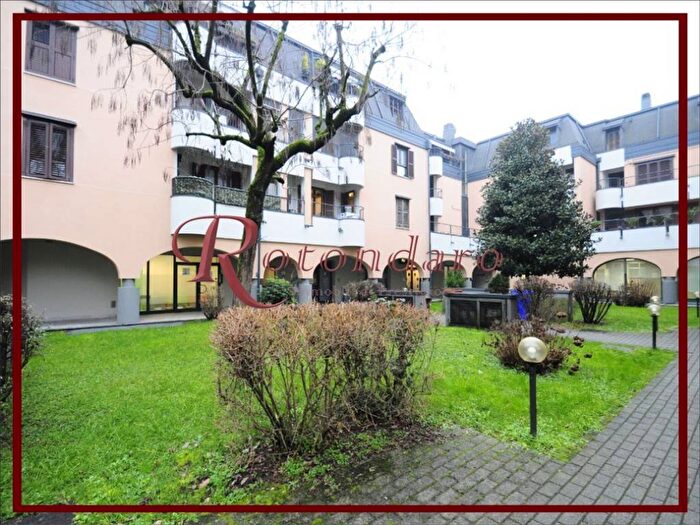 Appartamento trilocale in affitto in Via Roma, Centro, Assago