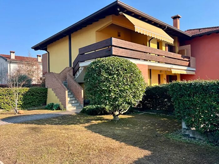 Appartamento trilocale in vendita in Via Cotonificio, Martignacco