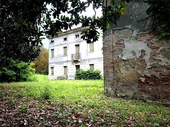 Casa in vendita in Via Giotto, Rovigo