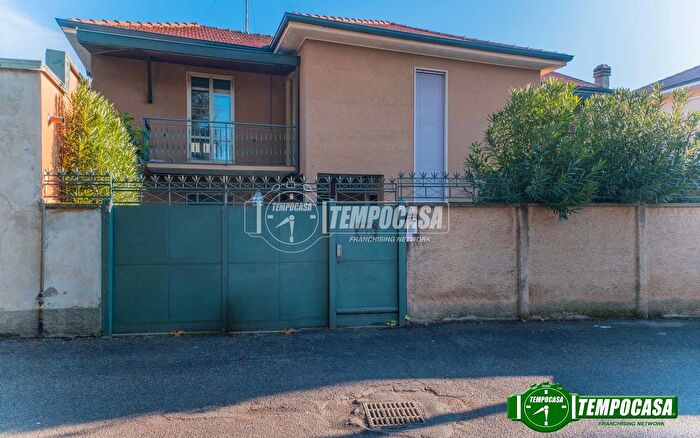 Case in Vendita e in Affitto - 2