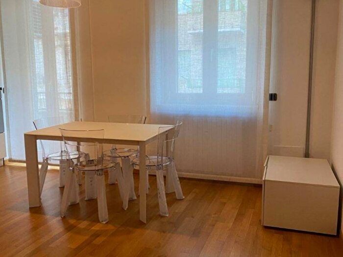 Appartamento trilocale in affitto in Corso Genova, Milano
