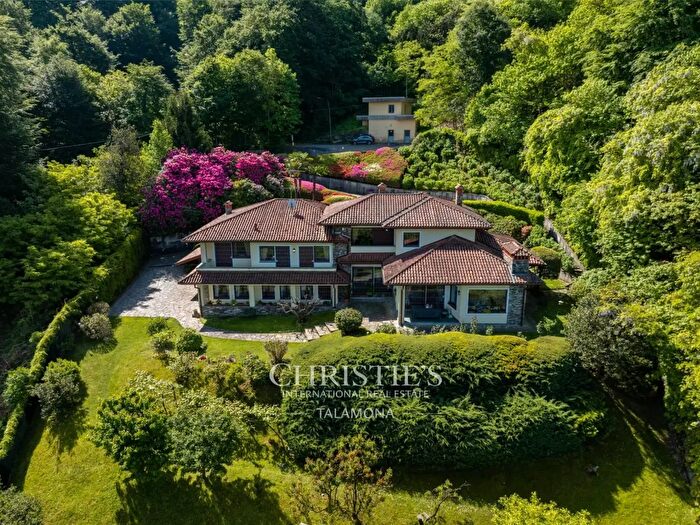 Casa con 17 locali in vendita in Via per Locco, Stresa