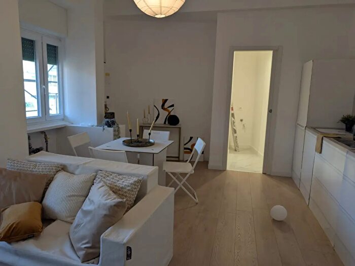 Appartamento bilocale in vendita in Via Teulada, Roma