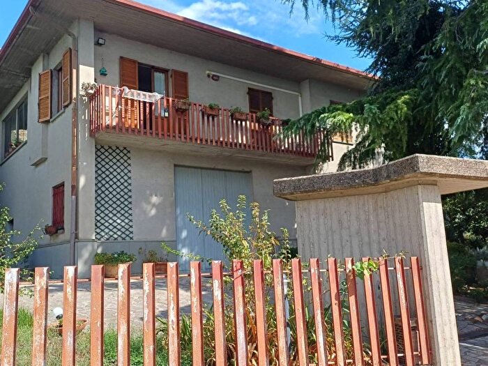 Casa con 5 locali in vendita in Via Provinciale, Collepepe, Collazzone