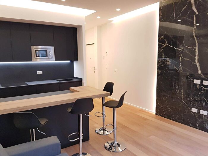 Appartamento bilocale in affitto in Via Francesco Sforza, Milano