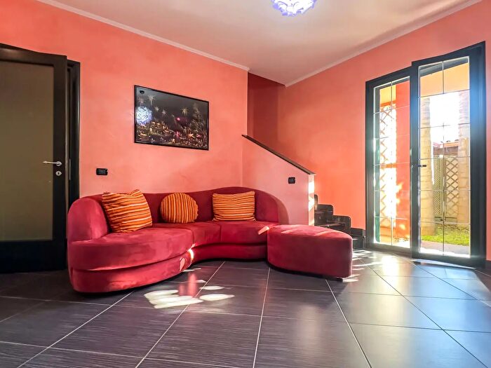 Casa quadrilocale in vendita in Via Napoli, Villaspeciosa