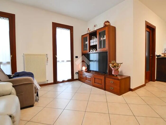 Appartamento trilocale in vendita in Via Giuseppe Mazzini, Ceggia