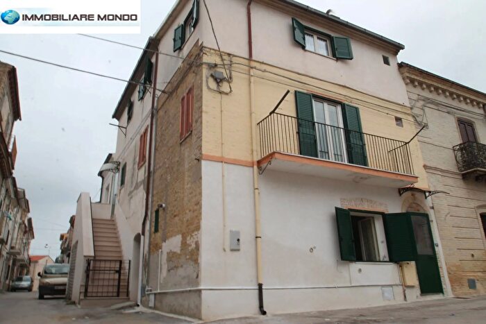 Casa con 7 locali in vendita in Via E Muricchio, Portocannone