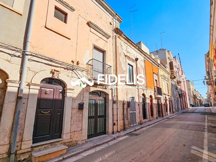 Casa trilocale in vendita in Via Bixio, Andria