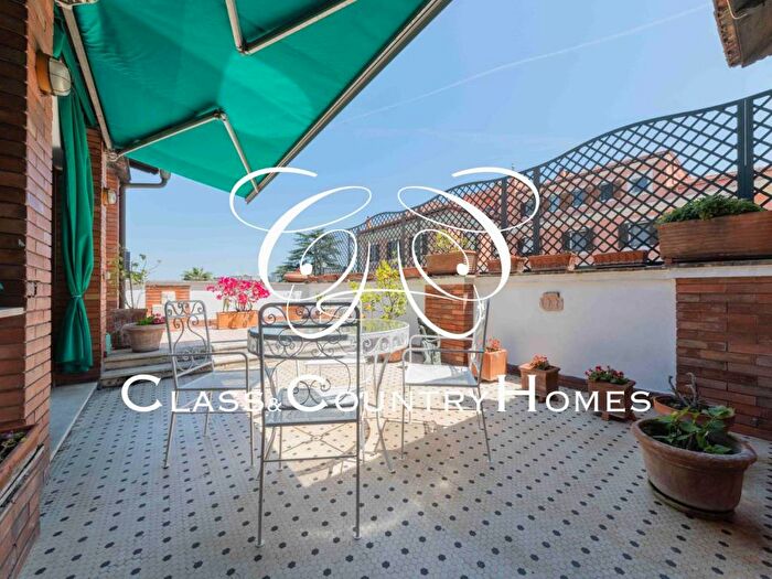 Casa con 6 locali in affitto in Via Pinciana, Parioli, Roma