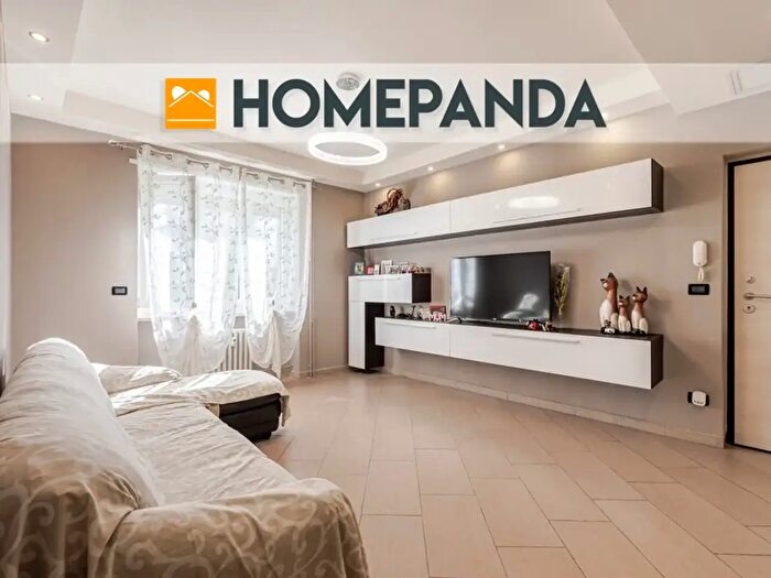 Appartamento con 5 locali in vendita in Via dei Gelsi, Torino