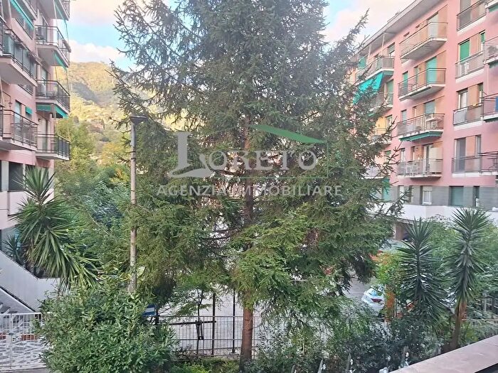 Appartamento trilocale in vendita in Via Baracca, Rapallo