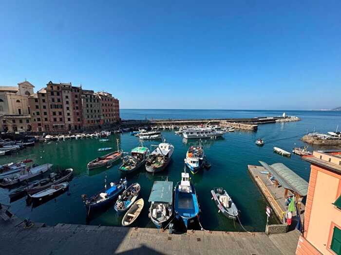 Appartamento trilocale in affitto in Via al Porto, Centro, Camogli