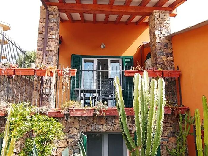 Casa trilocale in vendita in Via San Stevi Superiore, Santo Stefano Al Mare