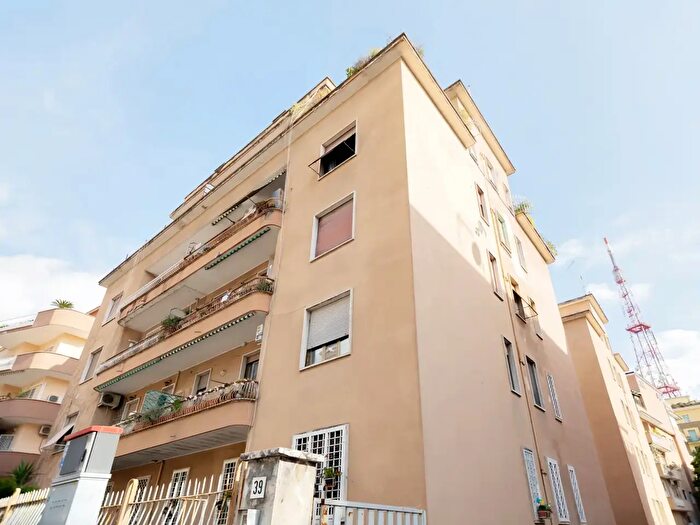 Appartamento bilocale in vendita in Balduina Via Seneca Snc, Roma