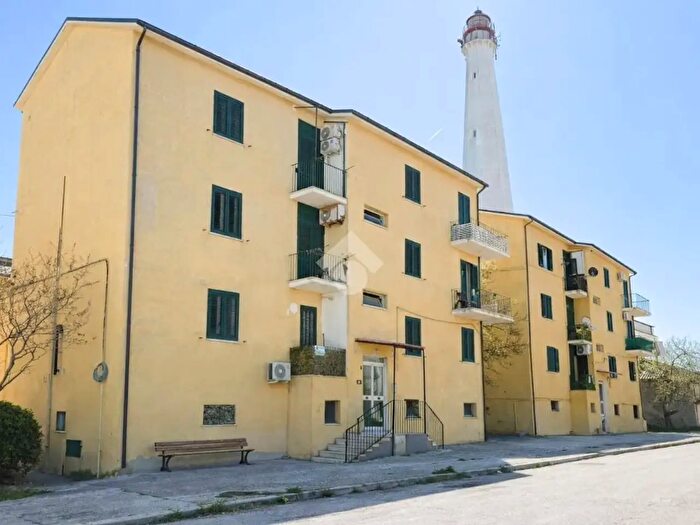 Appartamento trilocale in vendita in Via Pennaluce, Vasto