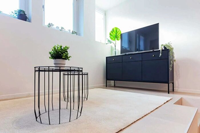 Appartamento monolocale in affitto in Via Val Strona, Milano