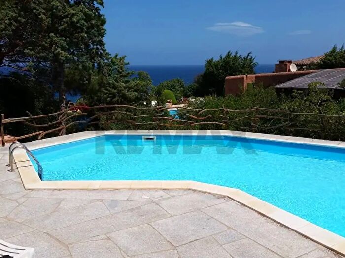 Casa con 9 locali in vendita in Trinità dAgultu e Vignola