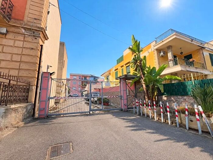 Appartamento quadrilocale in vendita in Corso dei Mille, Palermo