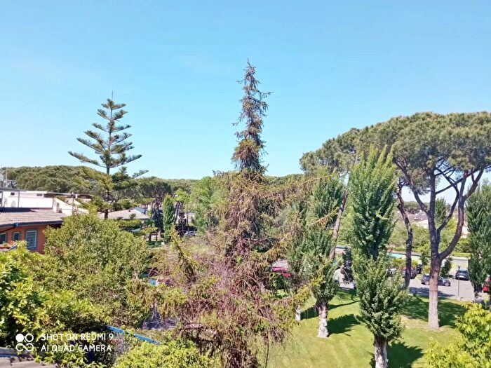 Appartamento quadrilocale in vendita in Largo Callifonte, Roma