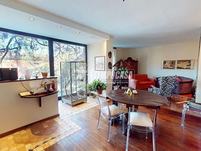 Appartamento trilocale in vendita in Via Pecchenini, Cinisello Balsamo