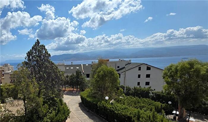 Appartamento con 7 locali in vendita in Via Panoramica dello Stretto, Messina