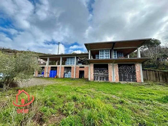 Casa in vendita in Via Petrolle, Perdifumo