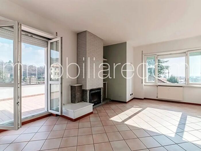 Appartamento con 5 locali in vendita in Via Giovane Italia, Como