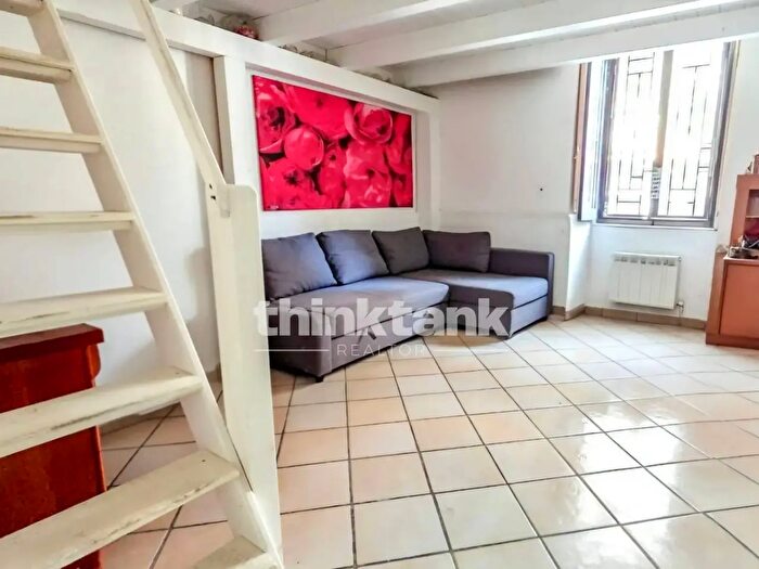Appartamento con 6 locali in vendita in Via Vicenza, Catania