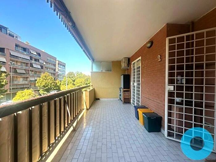 Appartamento trilocale in affitto in Viale della Grande Muraglia, Torrino, Roma