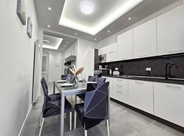 Appartamento trilocale in affitto in Via Alessandro Volta, Centro Esterno Ferrovia, Rapallo