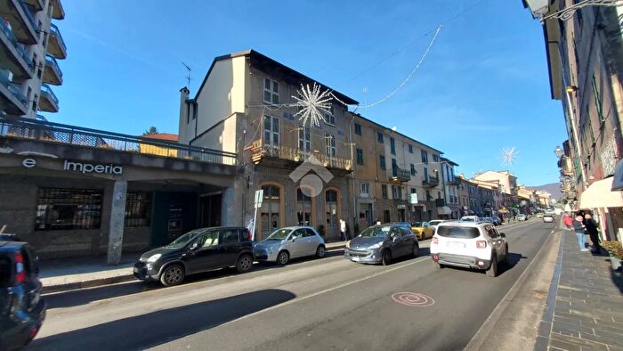 Appartamento con 5 locali in vendita in Via Vittorio Veneto, Busalla