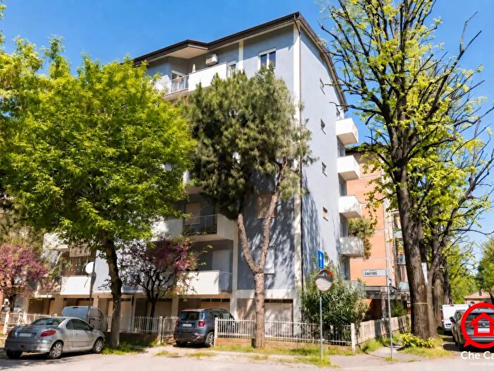 Appartamento con 5 locali in vendita in Via Cairoli, Cesena