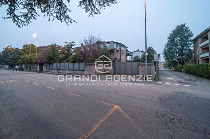 Appartamento con 6 locali in vendita in Parma